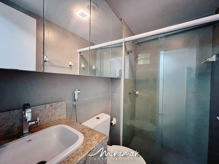 Apart. Família 250 metros da praia de Tambaú (MH)