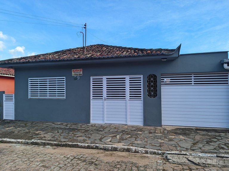 Casa bem localizada com 3 quartos em Bananeiras