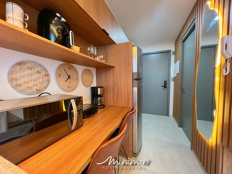 Flat novo e com varanda no Jardim Oceania