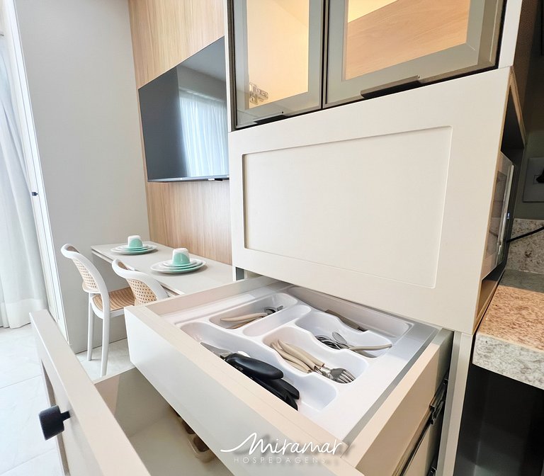 Flat moderno localizado no Jardim Oceania - MH