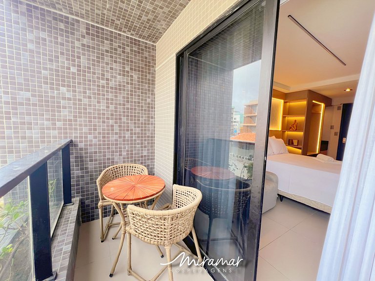 Flat com Varanda no Bessa - MH
