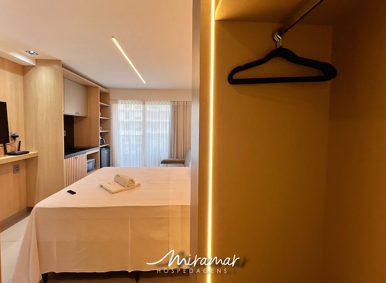 Flat com Varanda no Bessa - MH