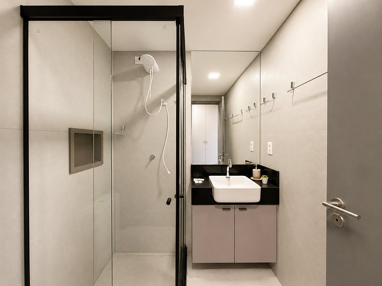 Flat Novo com varanda no Jardim Oceania - (MH)
