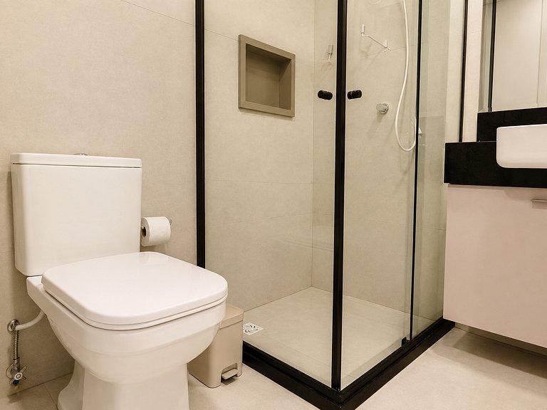 Flat Novo com varanda no Jardim Oceania - (MH)
