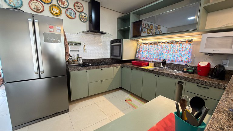 Casa Aconchegante com 3 Suítes e Área Gourmet MH