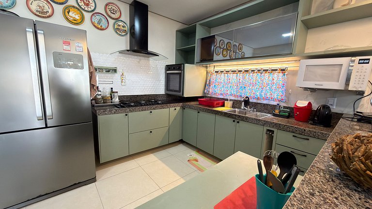 Casa Aconchegante com 3 Suítes e Área Gourmet MH