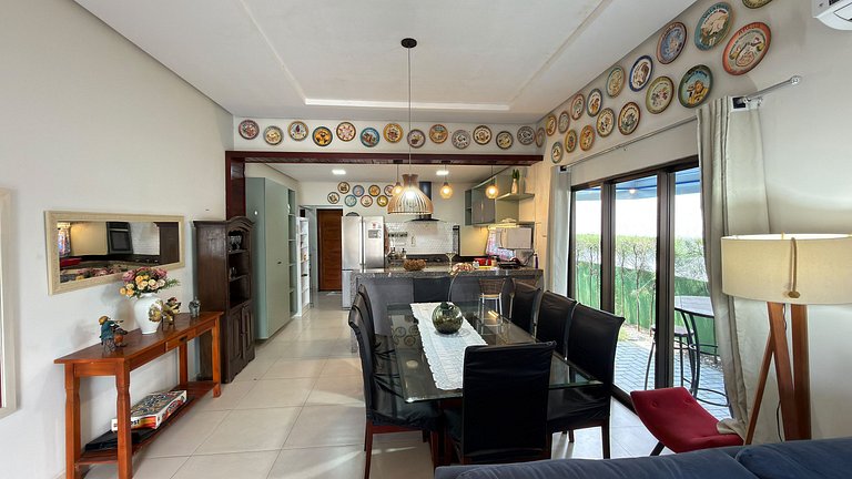 Casa Aconchegante com 3 Suítes e Área Gourmet MH