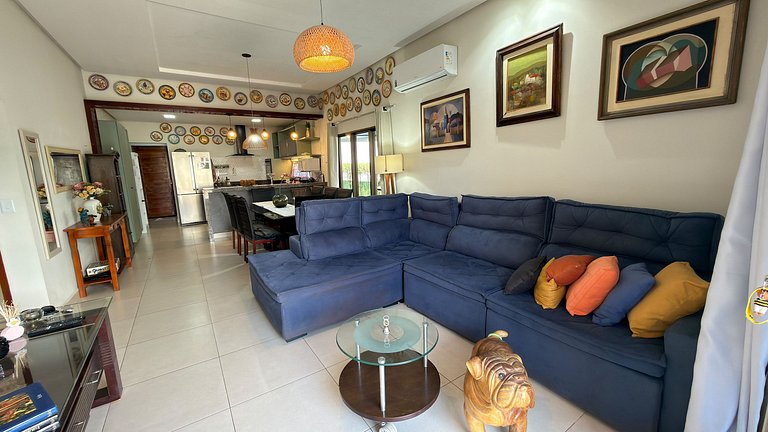 Casa Aconchegante com 3 Suítes e Área Gourmet MH