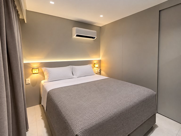 Flat Novo p/ 4 pessoas no Jardim Oceania - MH