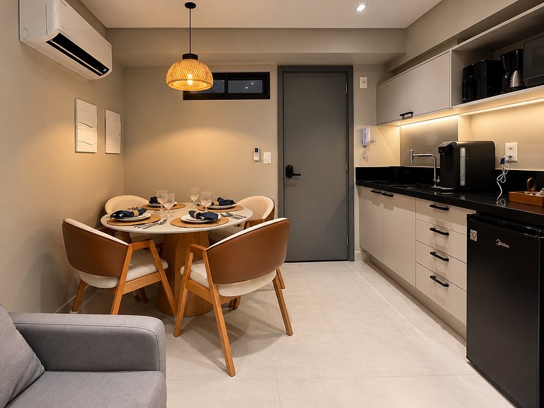Flat Novo p/ 4 pessoas no Jardim Oceania - MH