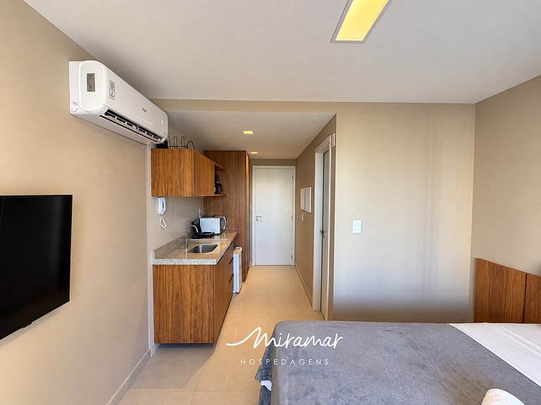 Flat novo com varanda em Manaíra - MH