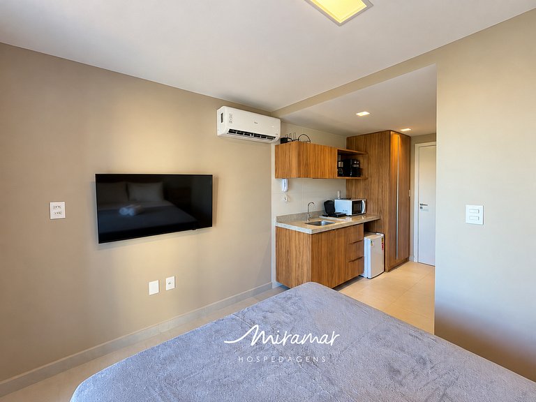 Flat novo com varanda em Manaíra - MH
