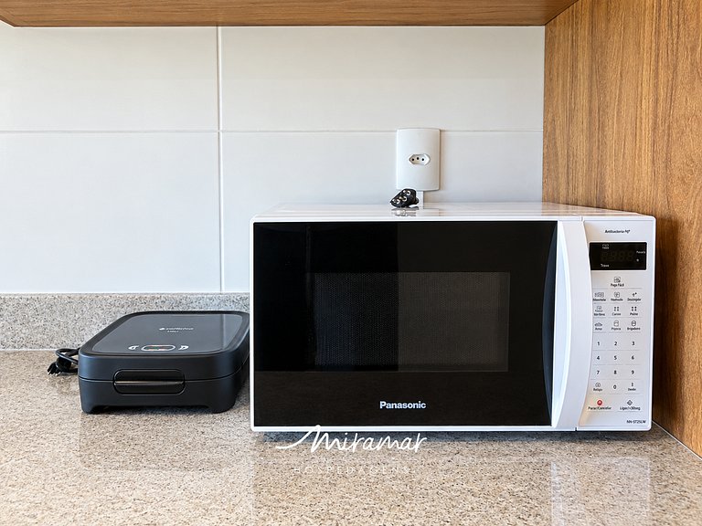 Flat novo com varanda em Manaíra - MH